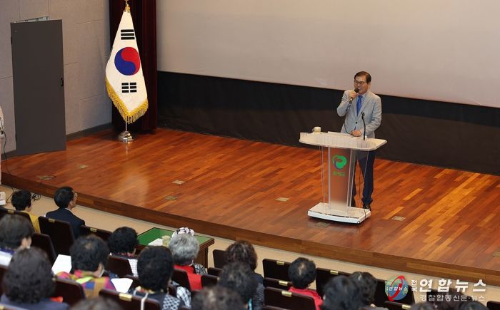 20일 실시된 함평나비대축제 자원봉사자 친절교육 모습
