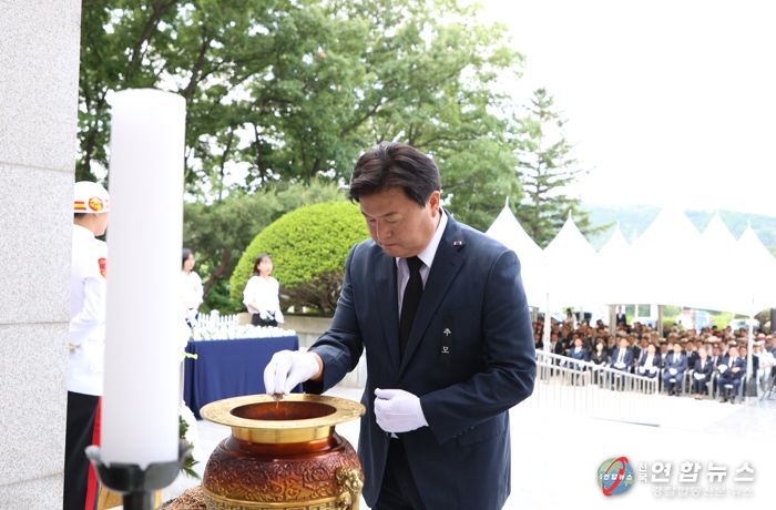 ‘위대한 헌신, 영원히 가슴에’ 제68회 현충일 추념식 거행