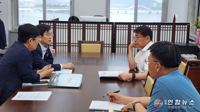 우승희 영암군수, 서삼석 예결위원장에 국비 확보 건의