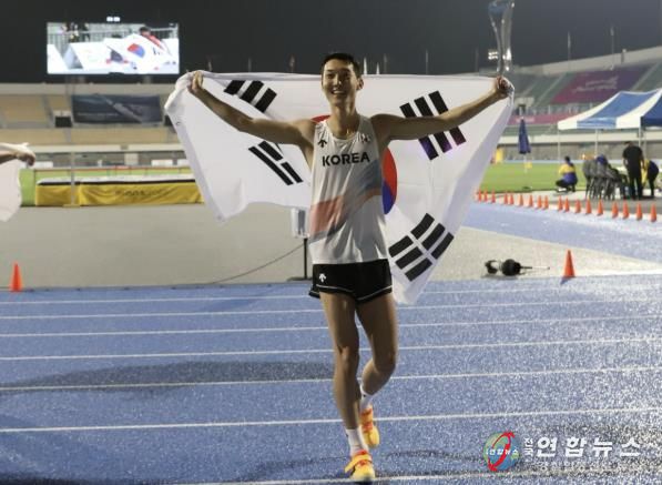 용인특례시 직장운동경기부 소속 우상혁 선수는 '2025 구미아시아육상경기선수권대회'에서 높이뛰기 금메달을 차지했다