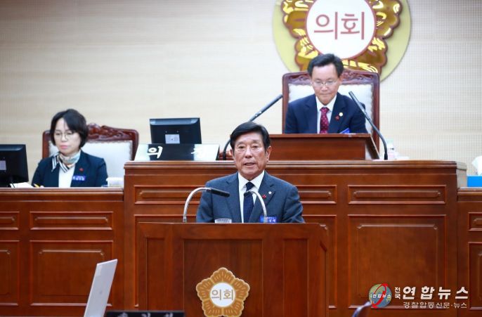 ‘제276회 곡성군의회 정례회’에서 시정연설을 하고 있는 조상래 곡성군수