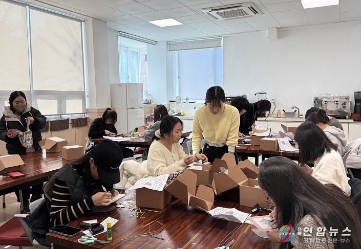 제11회 원데이클래스 ‘글라스아트 벽등 만들기’ 강좌 진행모습