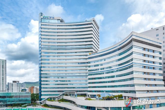 경기도가 민선 8기 3년 차 대표 정책을 뽑기 위해 오는 15일부터 온라인 투표를 진행한다.