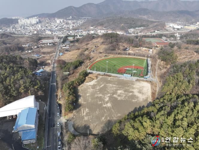수해 폐기물이 쌓여있던 모습, 처리가 완료된 임시적환장 현장 모습