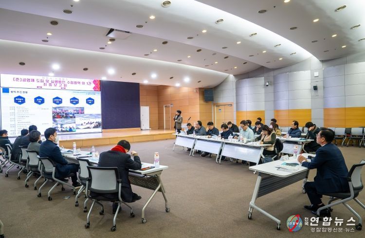 천안시는 22일 시청 대회의실에서 ‘천안시 시내버스 (준)공영제 도입 및 실행방안 수립용역’ 최종보고회를 열었다.