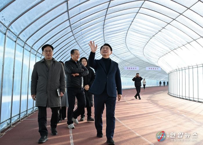 의정부시가 1월 13일 의정부종합운동장에서 동계 육상트랙 운영 현황 등을 점검했다.