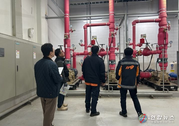 1. 천안시가 25일 고층아파트에 대한 전수점검을 진행하고 있다.