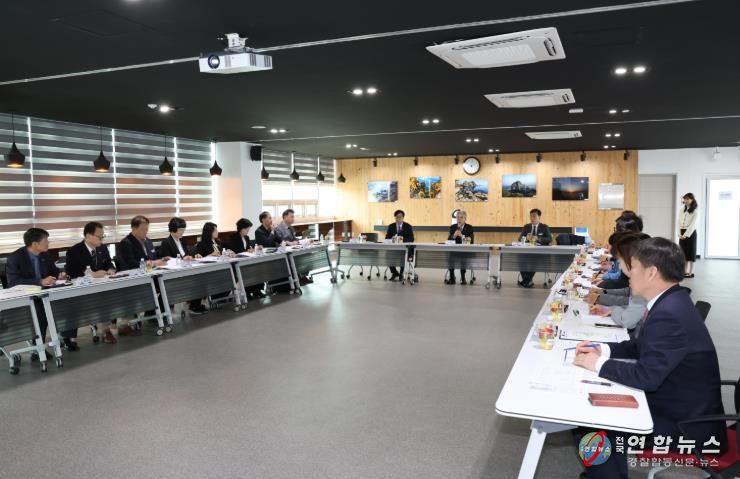 경남교육청, 새 학년 맞아 학생 자살 예방 긴급 진단 교육감 주재 교육장 협의회 개최