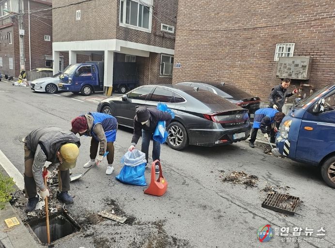 의정부시 의정부2동, 여름철 침수 피해 예방 위해 빗물받이 정비 실시